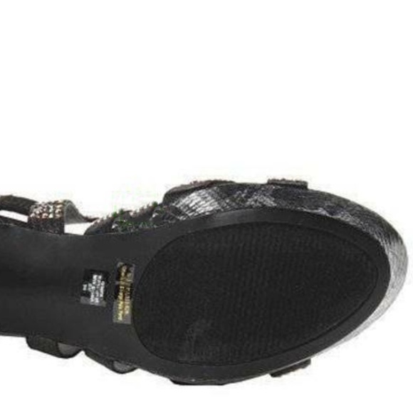 Womens Platform Heels Guess Black 9.5 Metallic Gold Studded Fx Leather Sandals - Picture 7 of 7